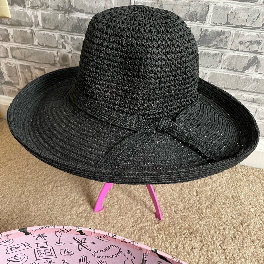 Bucket hat